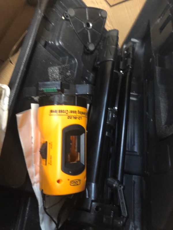 Photo 1 of LAND Laser Level Kit Class Laser ?,Self-Leveling laser Cross Level,Horizontal and Vertical Points Rotatable 360 Degree Suitable 