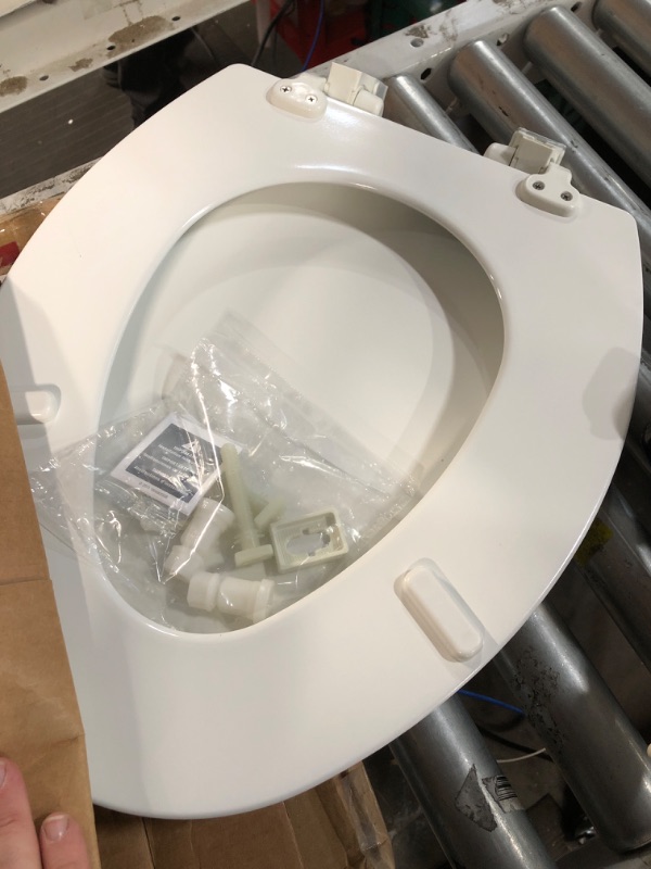 Photo 1 of (READ NOTES) Mayfair 1847SLOW 000 Kendall Slow-Close, Removable Enameled Wood Toilet Seat That Will Never Loosen, 1 Pack ELONGATED - Premium Hinge, White White ELONGATED Toilet Seat