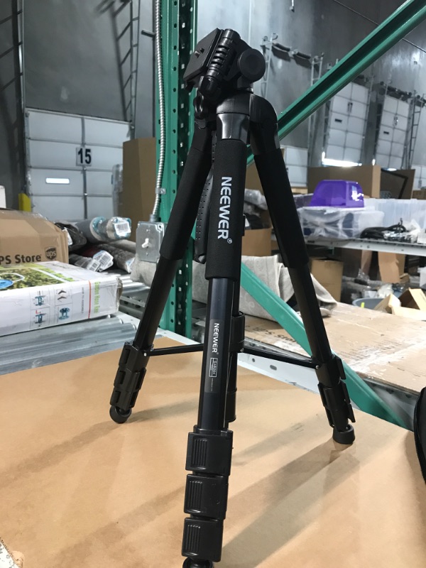 Photo 2 of Neewer Portable Aluminum Alloy Camera 2-in-1 Tripod Monopod Max. 70"/177 cm with 3-Way