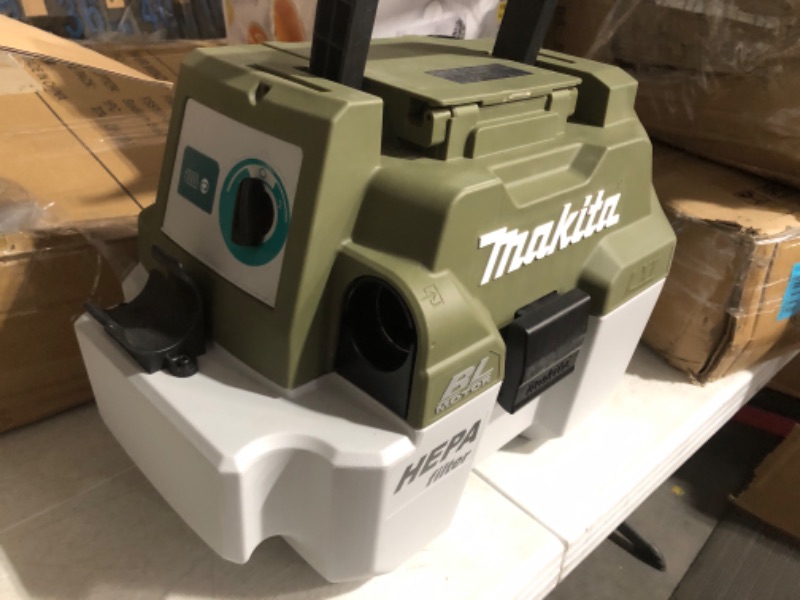 Photo 5 of **FOR PARTS ONLY**
Makita ADCV11Z Outdoor Adventure™ 18V LXT® Brushless Wet/Dry Vacuum