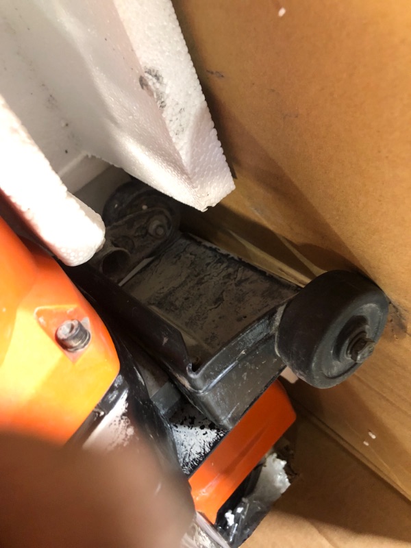 Photo 4 of ***LOCK BOLT STUCK - UNUSABLE - FOR PARTS - NONFUNCTIONAL - NONREFUNDABLE***
VEVOR Electric Concrete Saw