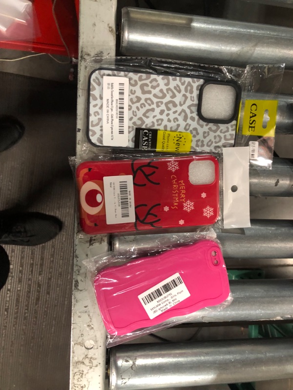 Photo 1 of BUNDLE OF 3 IPHONE CASES