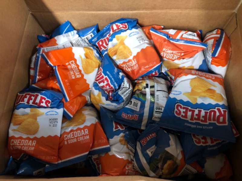 Photo 3 of Ruffles Potato Chips, Cheddar Sour Cream, 1oz (40 Count) Cheddar Sour Cream 1 Ounce (Pack of 40)