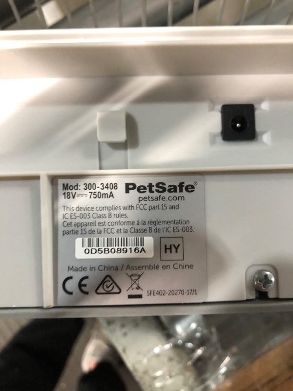 Photo 4 of **NON REFUNDABLE NO RETURNS SOLD AS IS**
**PARTS ONLY**
UNABLE TO TEST** PetSafe ScoopFree Self-Cleaning Cat Litter Box - Never Scoop Again - Hands-Free Cleanup with Disposable Crystal Trays