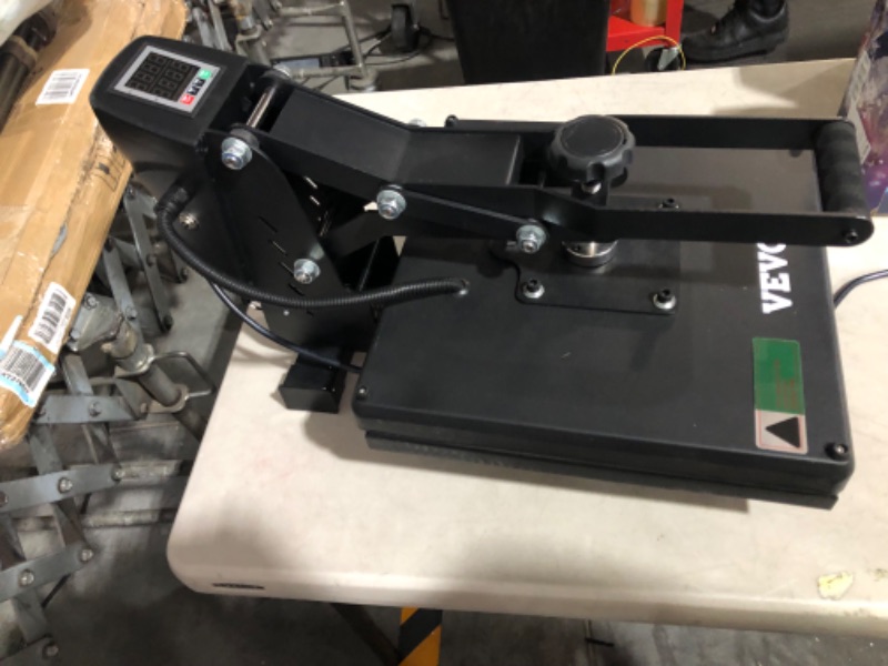 Photo 7 of **POWERS ON** **SEE PHOTOS** VEVOR Heat Press, 15x15 Power Heat Press Machine 