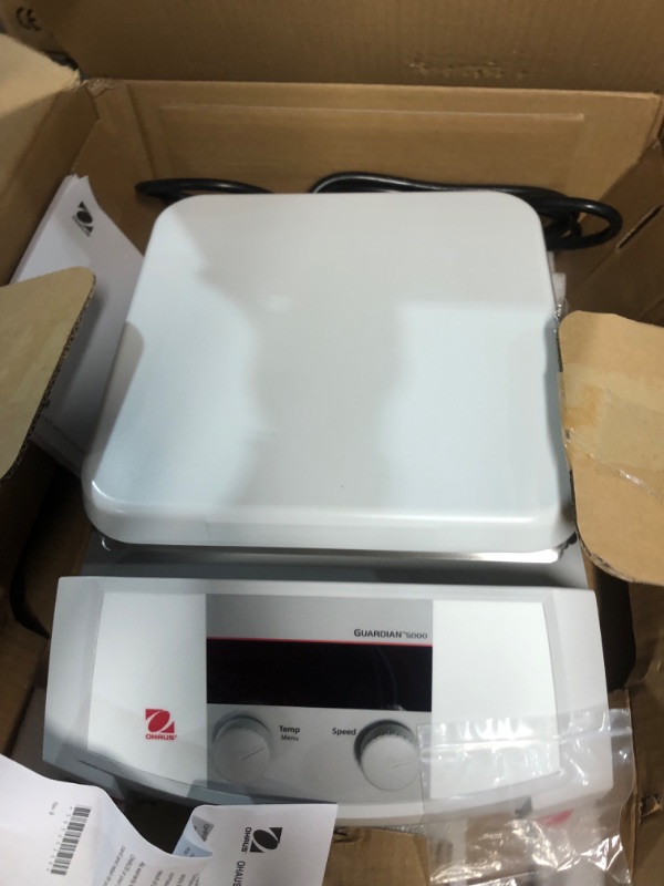 Photo 5 of **NON FUNCTIONAL** FOR PARTS 
Ohaus Guardian 5000 Hotplate Stirrer 10x10 Ceramic (e-G51HS10C)