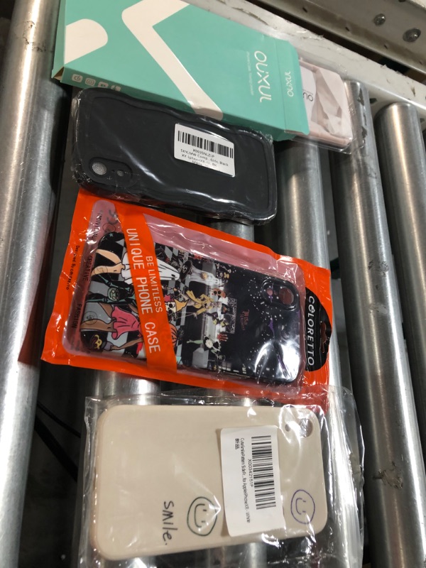 Photo 2 of **SEE PICS** IPHONE X,XS,XR,MAX MISC BUNDLE