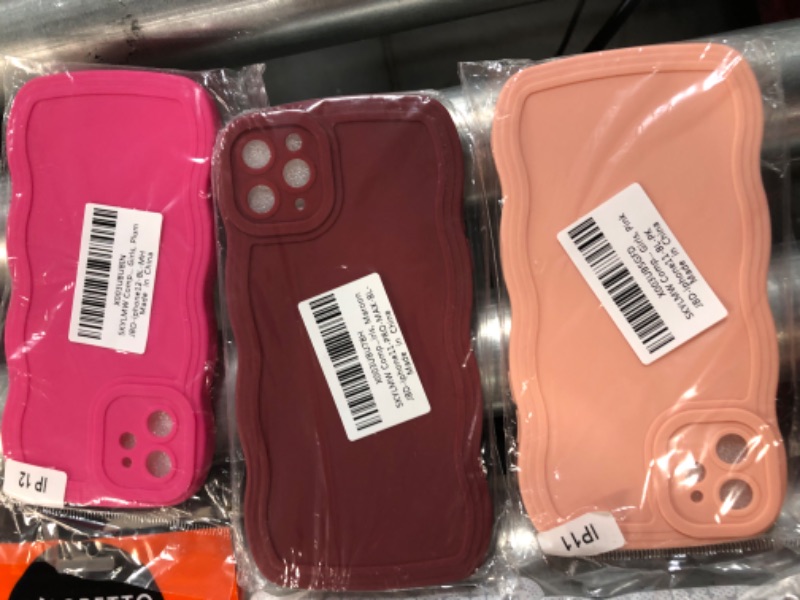 Photo 3 of **SEE PICS** IPHONE 11 MISC BUNDLE