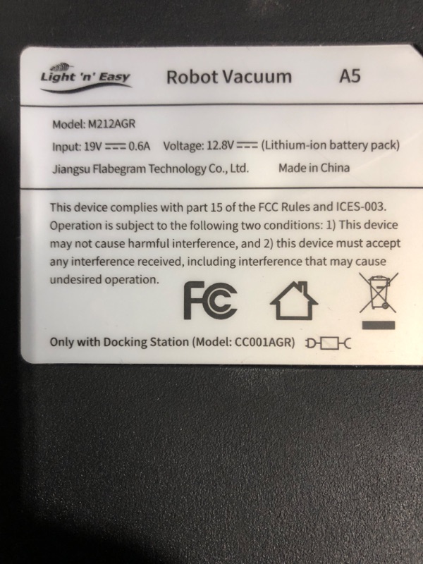 Photo 4 of * wont hold a charge * sold for parts/repair * 
Vactidy Robot Vacuum with 2000Pa Suction Power, 2.4GHz WiFi/App/Alexa/Siri Control, Self-Charging Robotic Vacuum Cleaner 