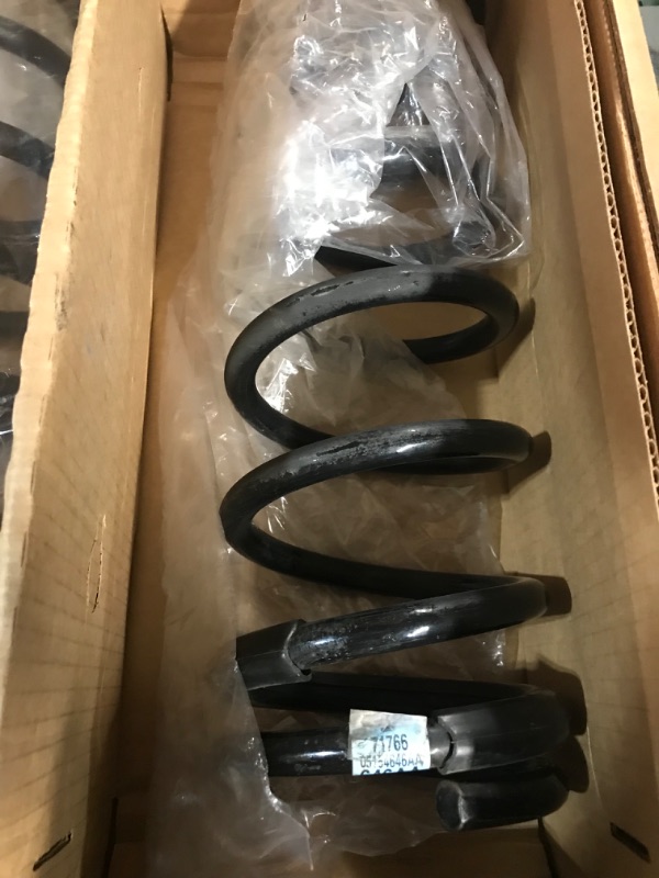 Photo 3 of MOOG 81115 Coil Spring Set