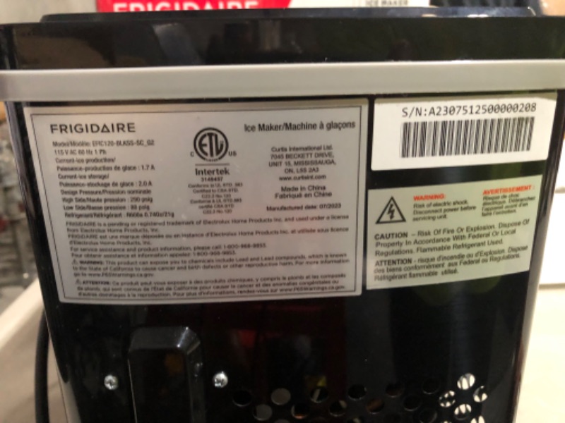 Photo 8 of **PARTS** Frigidaire 26 LB/24HR Compact Ice Maker -Black Stainless **SEE CLERK NOTES**