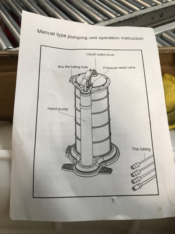 Photo 4 of 8MILELAKE 9L Vacuum Hand Operated Engine Oil Changer Fluid Extractor Evacuator Pump Tank