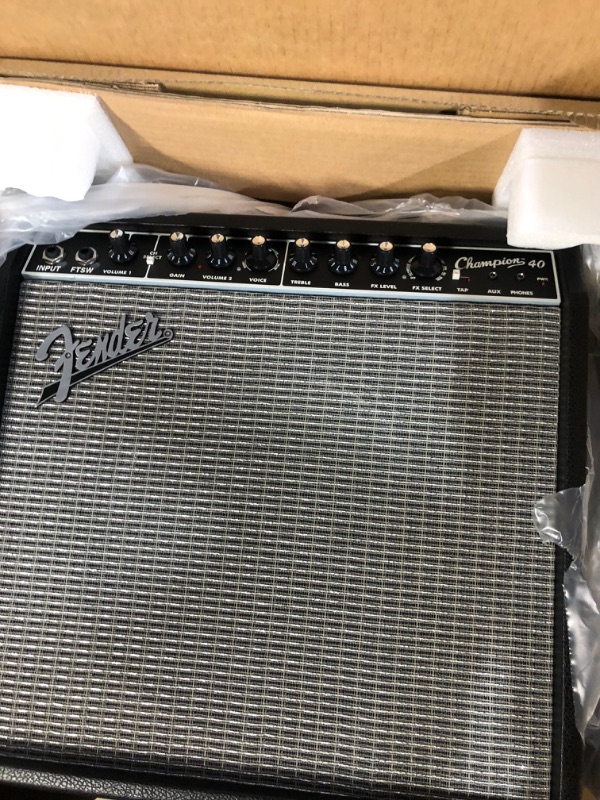 Photo 2 of Fender Champion 40 Guitar Amplifier Guitar Amplifier 40 Watt