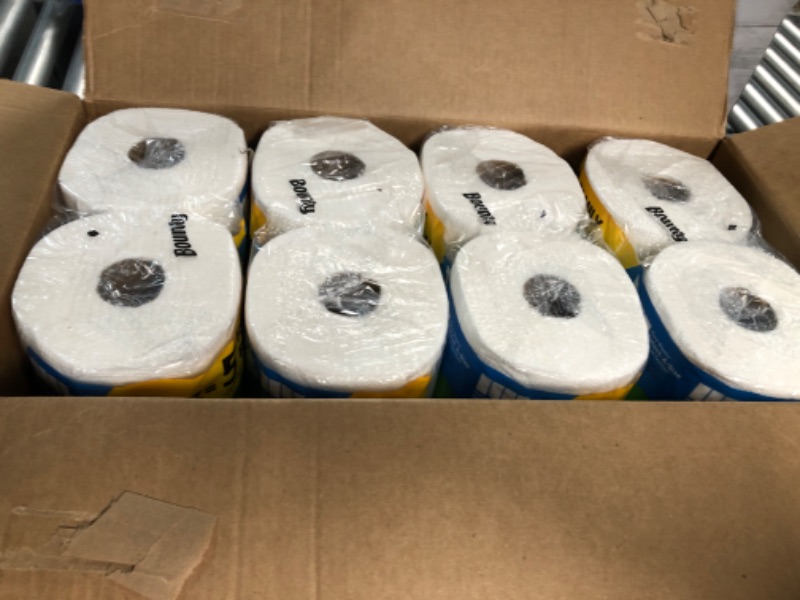 Photo 2 of Bounty Quick Size Paper Towels, White, 4 Packs Of 2 Family Rolls = 8 Family Rolls