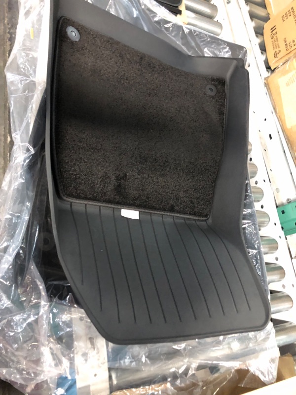 Photo 2 of [FOR REFERENCE ONLY]
model 3 tesla car mats