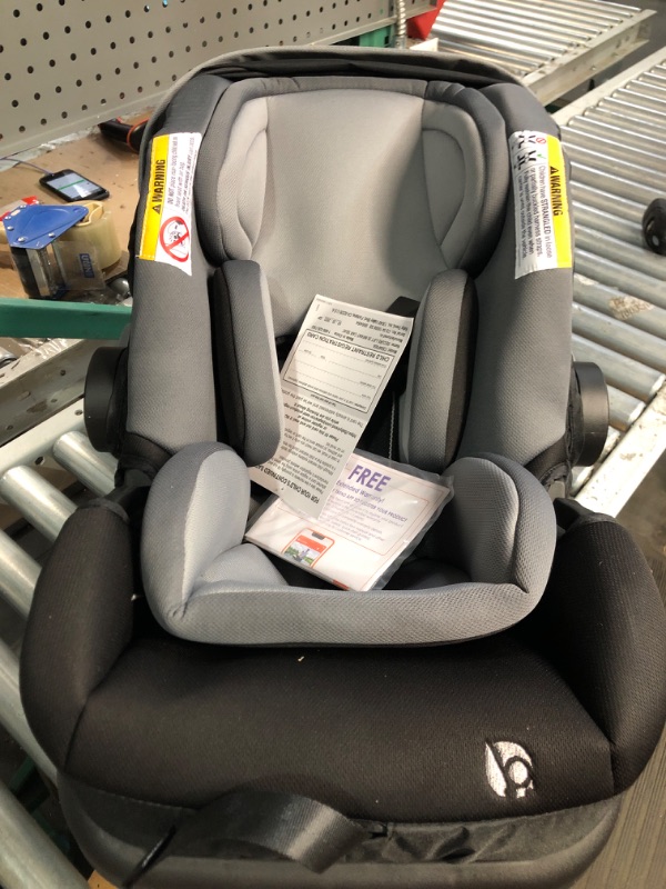 Photo 4 of Baby Trend Secure-Lift 35 Infant Car Seat, Dash Black