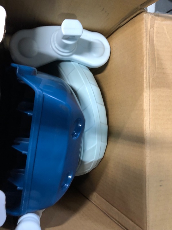 Photo 1 of Disney Frozen 2 Frozen 2 Fly Wheels 10" Junior Cruiser Ride-On with Sound Effects Button! Ages 2-4
