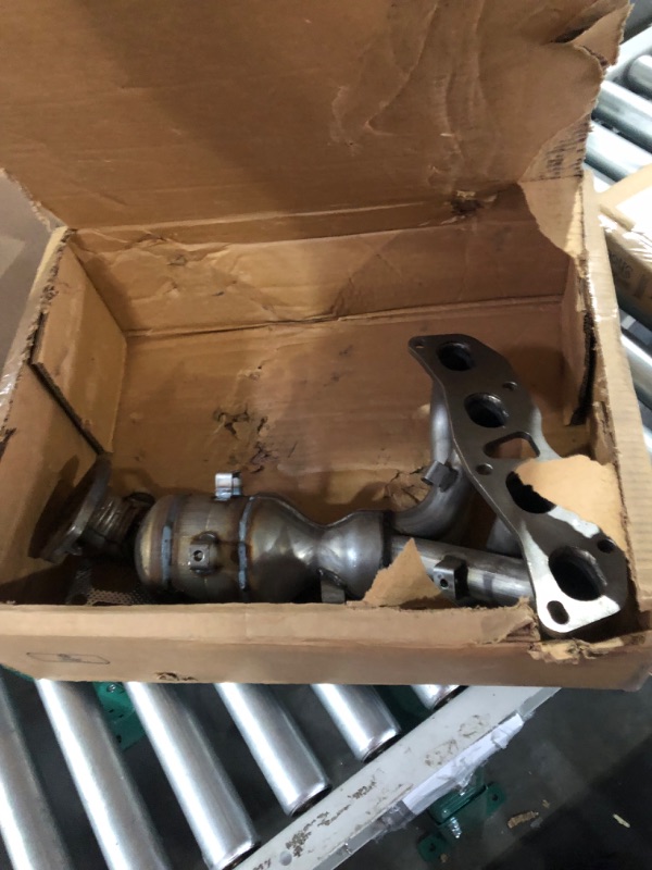 Photo 3 of Walker Exhaust CalCat Carb 84371 Catalytic Converter with Integrated Exhaust Manifold