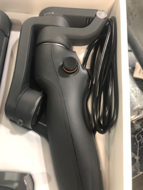 Photo 4 of DJI Osmo Mobile 6 Smartphone Gimbal