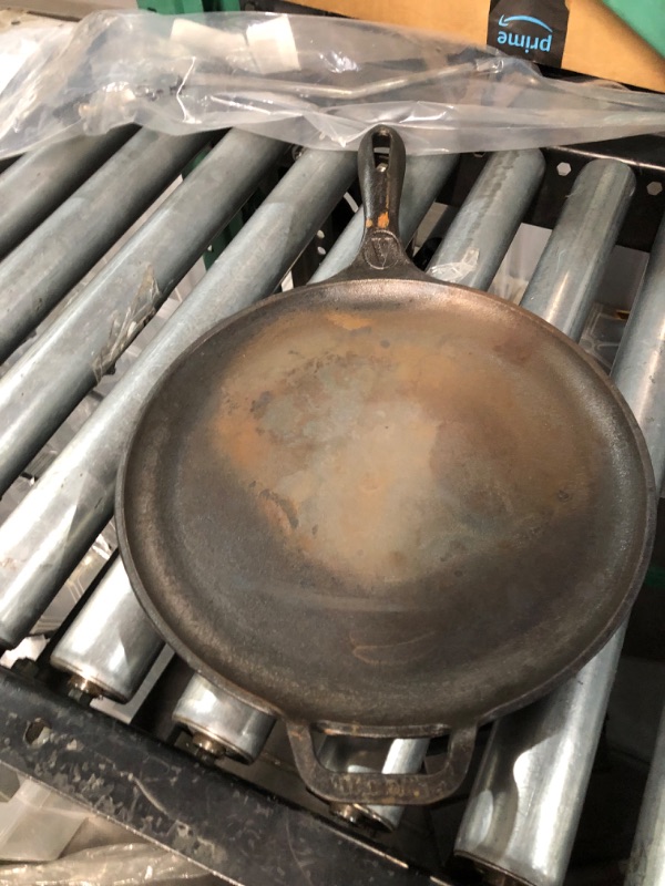 Photo 3 of **NEEDS TO BE CLEANED**
Victoria 12-Inch Cast-Iron Comal Pizza Pan with a Long Handle 12 inch