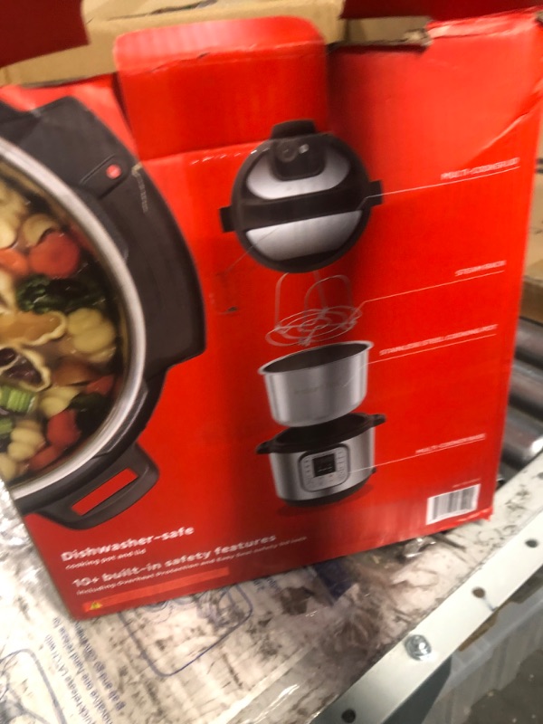 Photo 3 of ***DENTED - SEE PICTURES - POWERS ON***
Instant Pot Duo 7-in-1 Electric Pressure Cooker, 