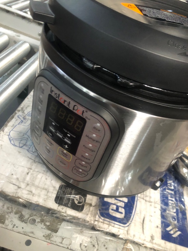 Photo 4 of ***DENTED - SEE PICTURES - POWERS ON***
Instant Pot Duo 7-in-1 Electric Pressure Cooker, 