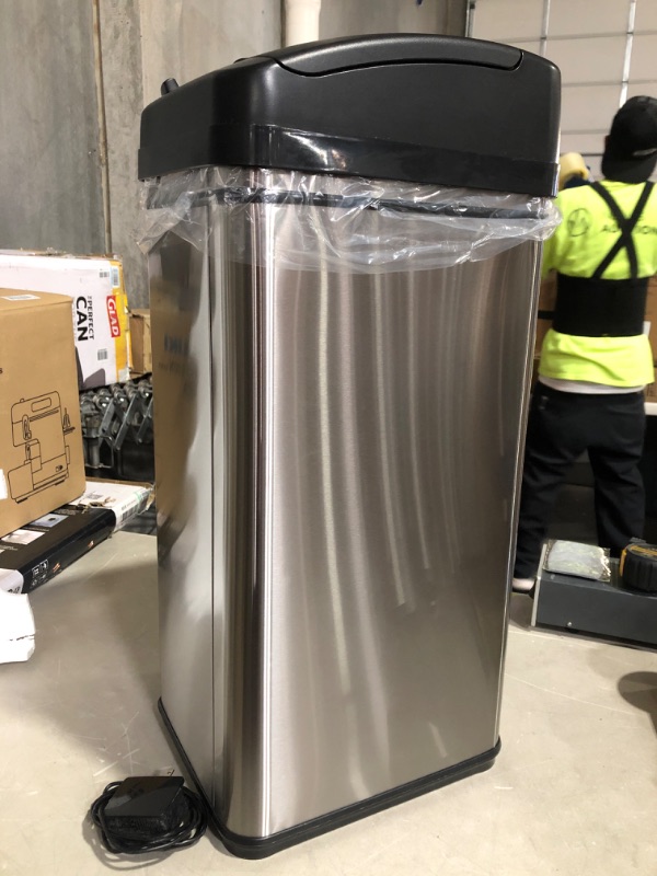 Photo 3 of * lid does not work * 
iTouchless 13 Gallon Automatic Trash Can with Odor-Absorbing Filter and Lid Lock, Power by Batteries (not included)