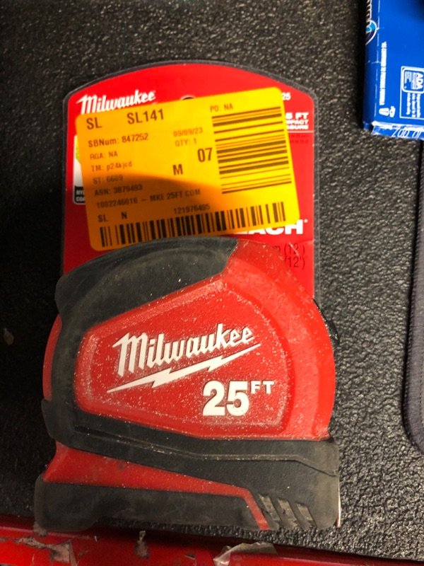 Photo 4 of 
Milwaukee 48-22-6825 25 Foot Compact Auto Lock Tape Measure