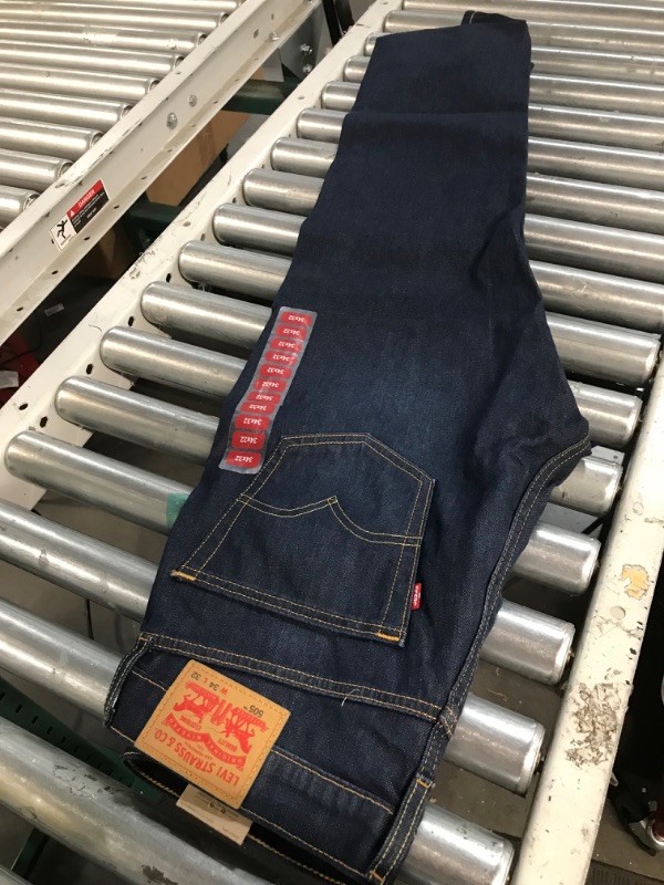 Photo 2 of Levi's Men's 505 Regular Fit Jeans 34W x 32L
