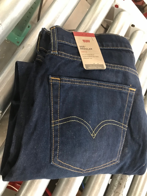 Photo 3 of Levi's Men's 505 Regular Fit Jeans 34W x 32L
