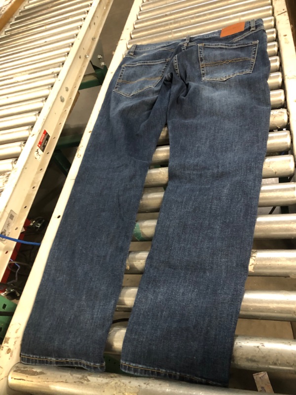 Photo 2 of **USED BUT APPEARS NEW** Lucky Brand Men's 412 Athletic Slim Fit Stretch Jean (, 32x32)