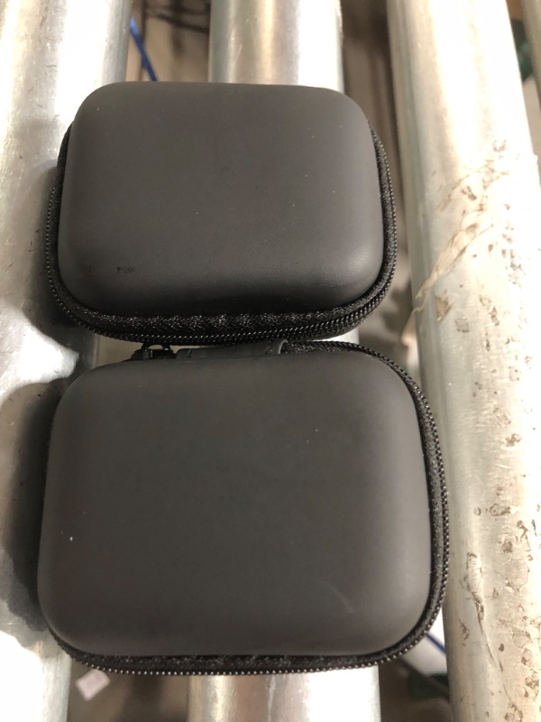 Photo 3 of (2x) AirPods Pro Cases