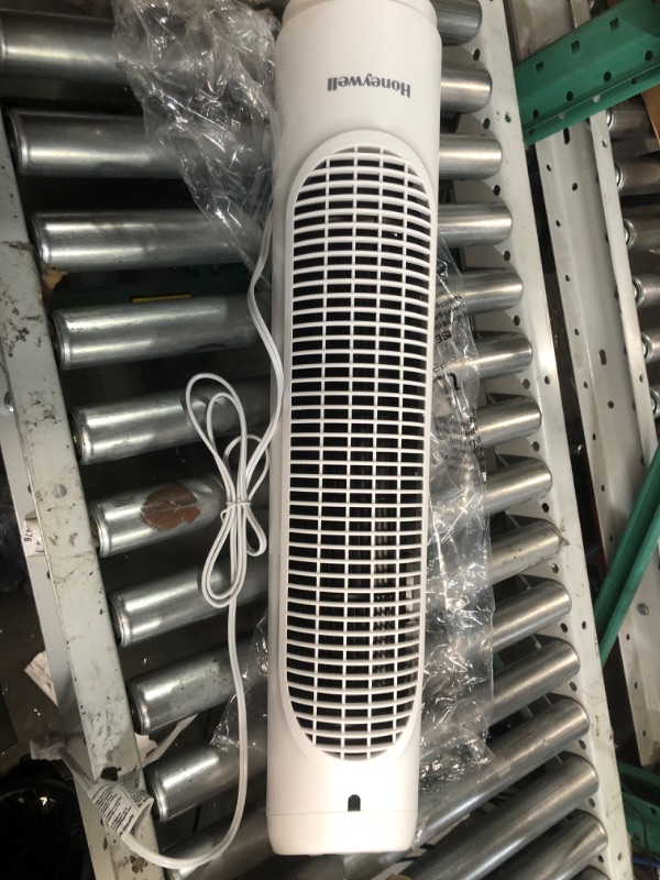 Photo 1 of **DAMAGE**SEE NOTES**
Honeywell HYF260 Quiet Set Whole Room Tower Fan, White