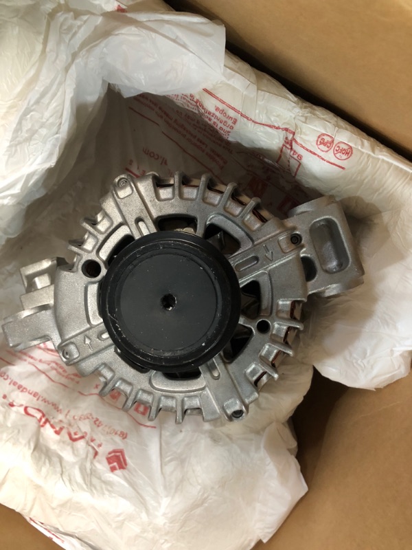 Photo 2 of GM Genuine Parts 84169187 Alternator