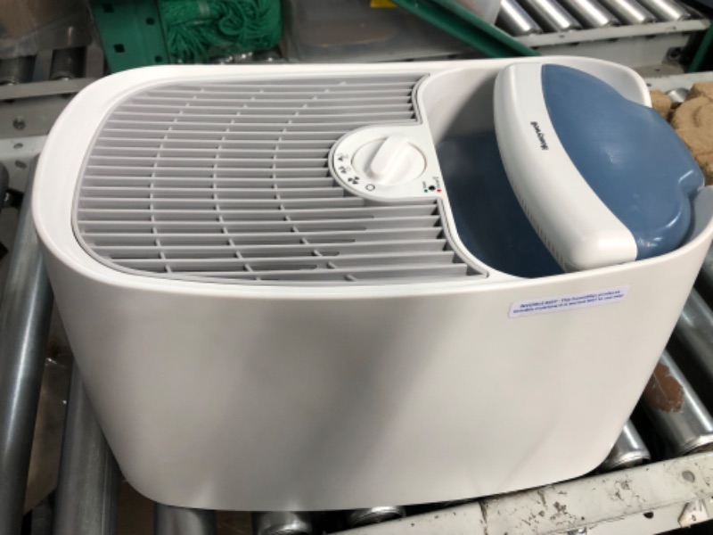 Photo 2 of ***FOR PARTS - NONREFUNDABLE - DOESN'T POWER ON - NONFUNCTIONAL***
Honeywell Cool Moisture Humidifier, Medium Room, 1 Gallon Tank, White