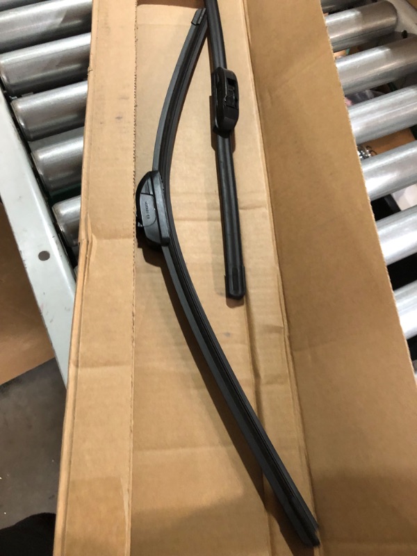 Photo 1 of Bosch ICON Wiper Blades 24A18A (Set of 2) Fit Acura: 14-04 TL, GMC: 19-18 Terrian, Hyundai: 10-07 Elentra, 07-12 Santa Fe, Jeep: 19-18 Compass +More, Up to 40% Longer Life, Frustration Free Packaging 24A and 18A Frustration Free Combo Wiper Blades