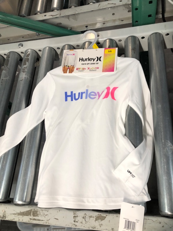 Photo 4 of Hurley Girls' Long Sleeve Dri-Fit UPF 50+ Shirt ( SIZE: 5/6, White) (2)
