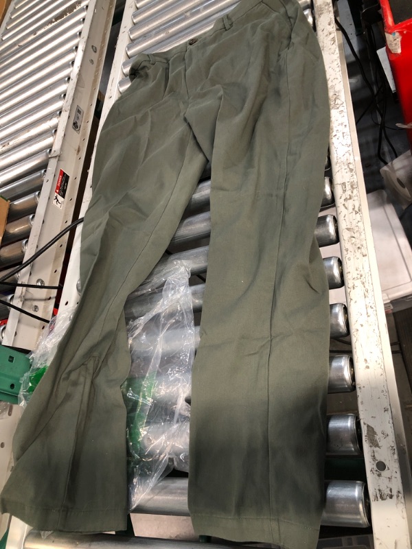 Photo 3 of **SEE NOTES**  Amazon Essentials Men's Slim-Fit Casual Stretch Khaki Pant Green, SIZE: 34W X 33L