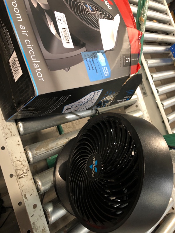 Photo 3 of Vornado Cr1011606 Air Circulator, Black