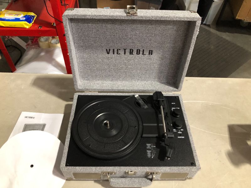 Photo 7 of ***LIGHTS UP WHEN PLUGGED IN - UNABLE TO TEST FURTHER***
Victrola Vintage 3-Speed Bluetooth Portable Suitcase Record Player