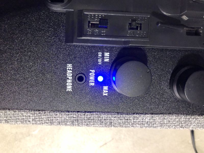 Photo 1 of ***LIGHTS UP WHEN PLUGGED IN - UNABLE TO TEST FURTHER***
Victrola Vintage 3-Speed Bluetooth Portable Suitcase Record Player