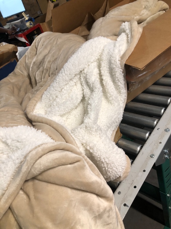 Photo 1 of **NOT TESTED** Sealy Electric Blanket Queen Size, Flannel Heated Blanket with 10 Heating Levels & 1-12 Hours Auto Shut Off, Fast Heating Warm Blanket, Machine Washable, Beige, 84 x 90 Inch Beige Queen Size 84" x 90"