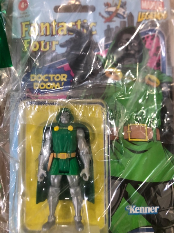 Photo 2 of Marvel Legends Series Retro 375 Collection Doctor Doom 