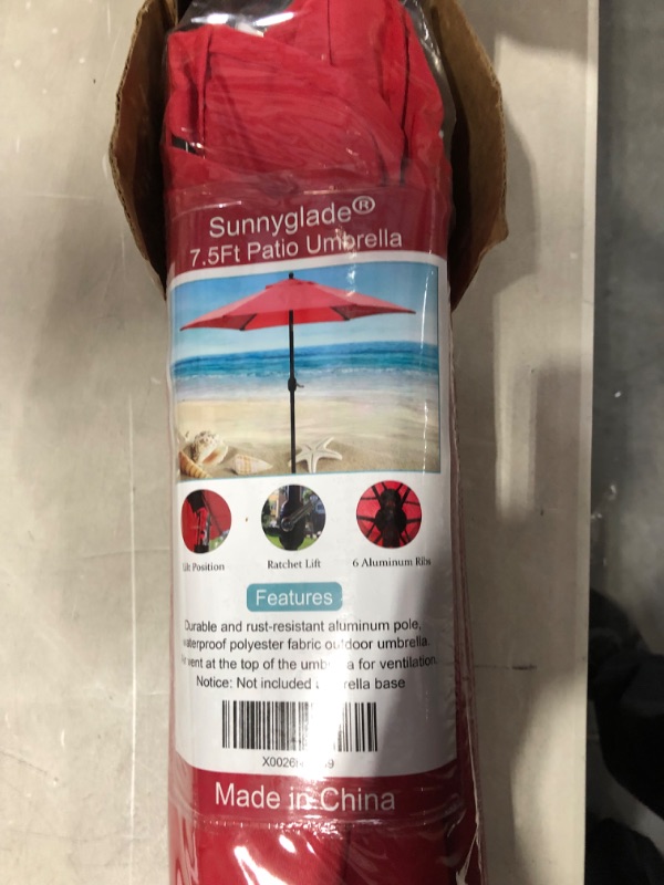 Photo 4 of Sunnyglade 7.5' Patio Umbrella with Push Button