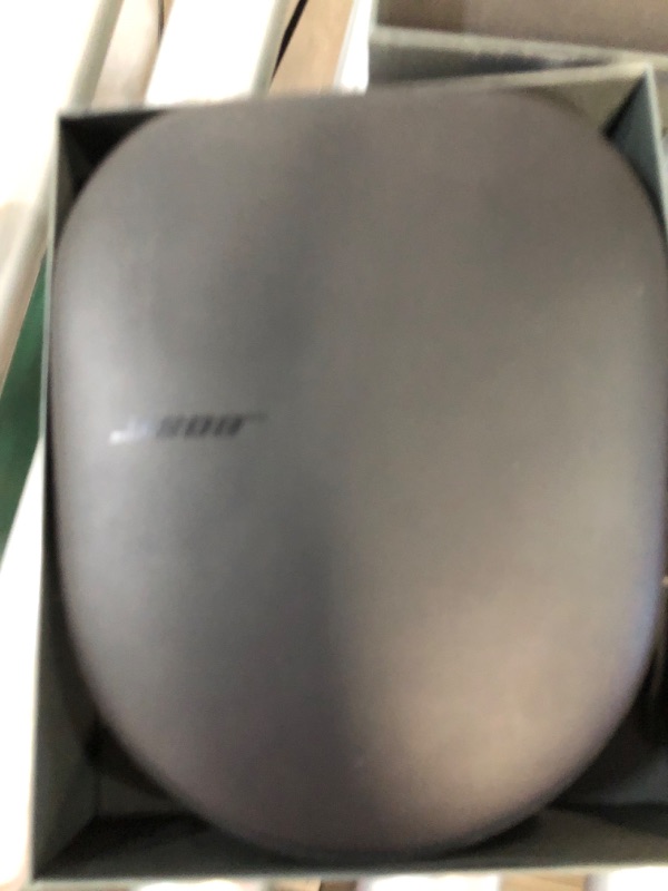 Photo 4 of Bose Noise Cancelling Wireless Bluetooth Headphones 700