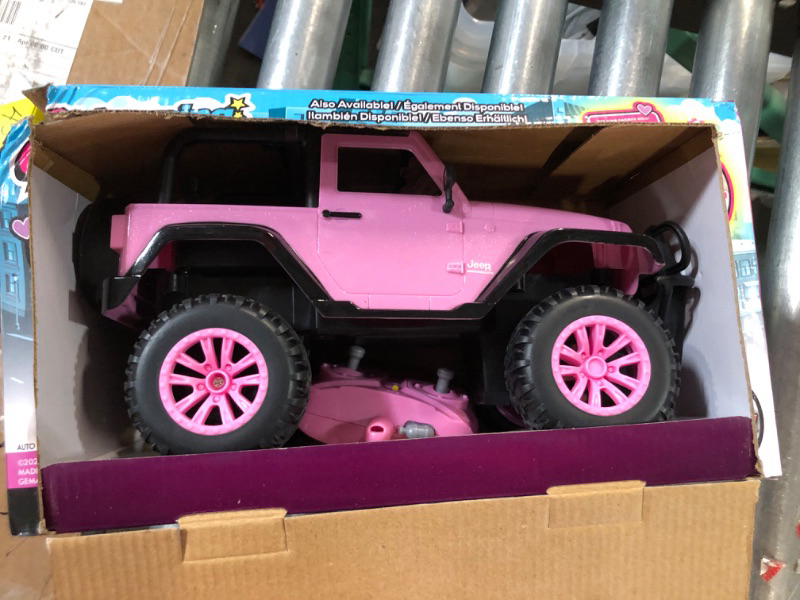 Photo 2 of Jada Toys GIRLMAZING Jeep R/C Vehicle (1:16 Scale), Pink, Standard Multicolor