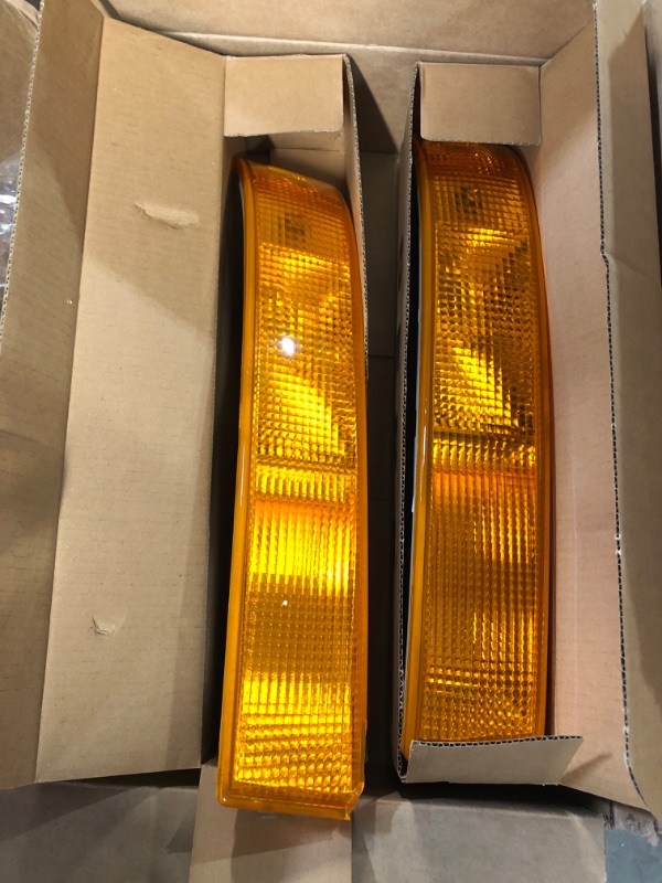 Photo 2 of (SEE NOTES) KarParts360 For Chevy Express 1500/2500 / 3500 Parking Signal Light Assembly 2003-2015 Pair