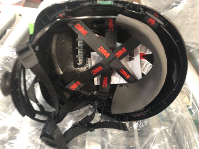 Photo 1 of 3M SecureFit Safety Helmet