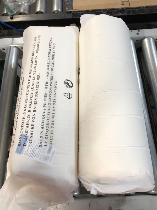 Photo 3 of [USED] AM AEROMAX 20 ×20 Pillow Insert (Pack of 2) 