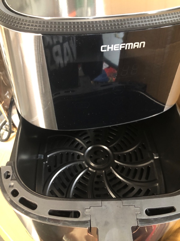 Photo 6 of **SEE NOTES** Chefman Digital Air Fryer, Large 5 Qt Family Size